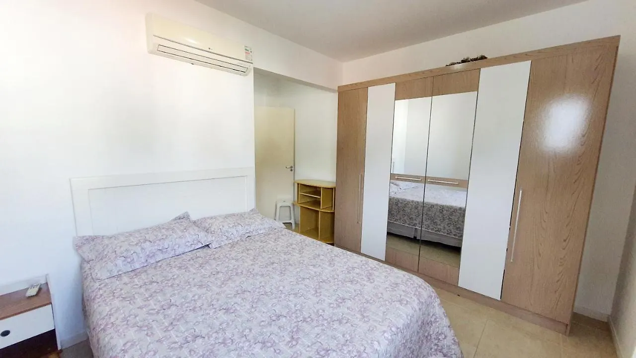 Residencial Larissa - Apartamento Na Praia De Palmas - 2 Dormitorios Ate 7 Pessoas Governador Celso Ramos 0*,