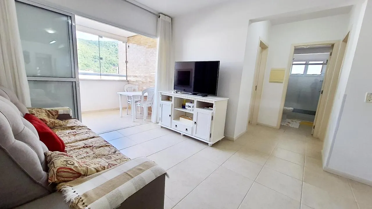 Residencial Larissa - Apartamento Na Praia De Palmas - 2 Dormitorios Ate 7 Pessoas Governador Celso Ramos 0*,  Brazil