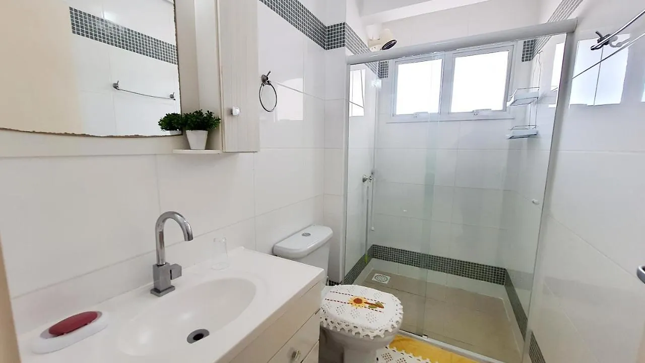 Residencial Larissa - Apartamento Na Praia De Palmas - 2 Dormitorios Ate 7 Pessoas Governador Celso Ramos Brazília